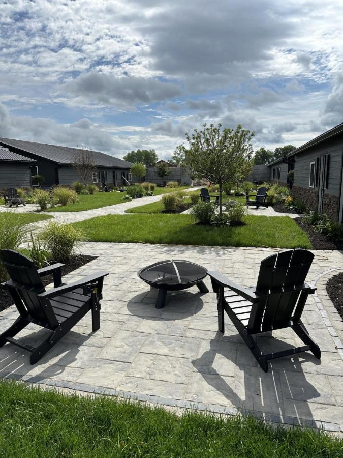 Big Cat Bungalows At The Haven - Lion 2 Canastota Exteriör bild